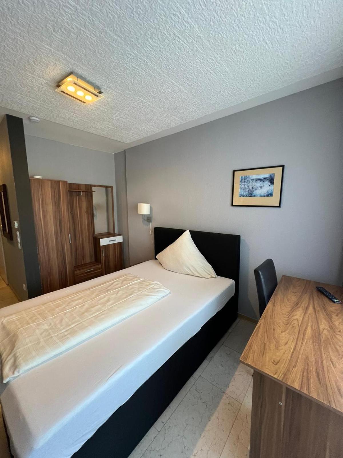 באד זאלצפלן Hotel Hafez מראה חיצוני תמונה