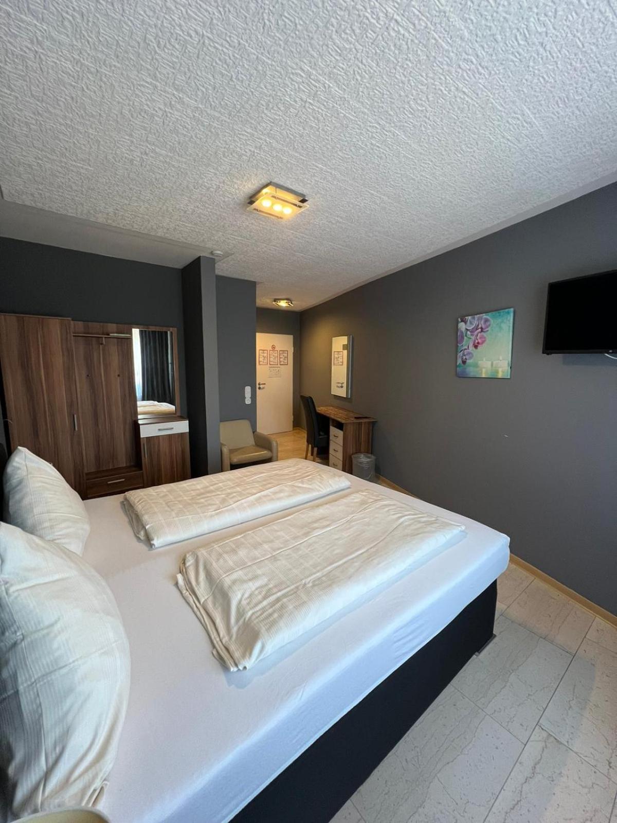 באד זאלצפלן Hotel Hafez מראה חיצוני תמונה
