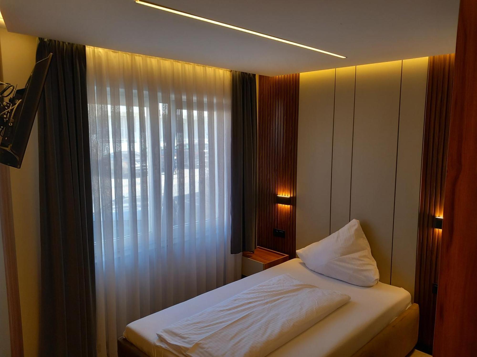 באד זאלצפלן Hotel Hafez מראה חיצוני תמונה